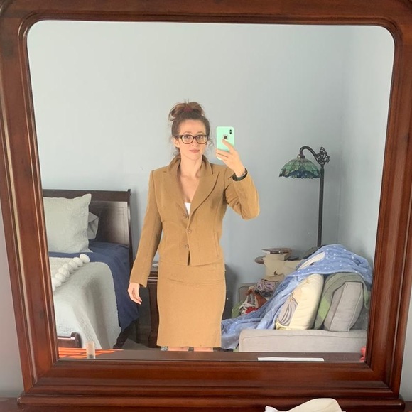 Alberto Makali Skirt Suit - Picture 6 of 6